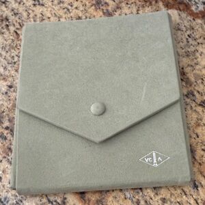 Van cleef and Arpels necklace holder